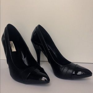 SimplyVera Vera Wang Black Pumps